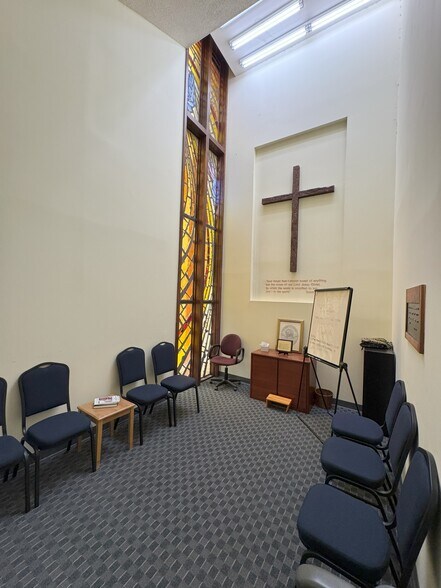 More Photos Of 1800 S Jackson Ave, Tulsa Office For Sale