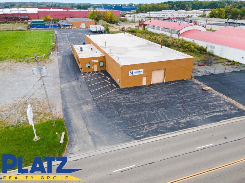 More Photos Of 330 N Meridian Rd, Youngstown Warehouse For Lease