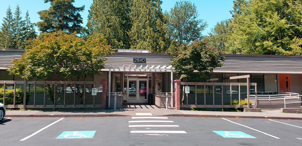 More Photos Of 2840 Northup Way, Bellevue Unknown For Lease