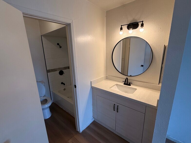 More Photos Of 12606 Ashford Meadow Dr, Houston Multifamily For Sale