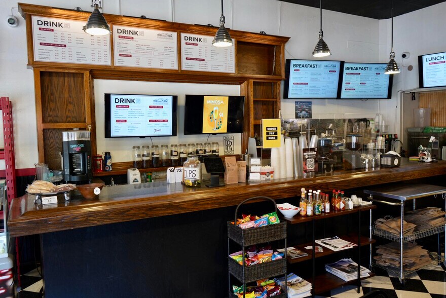 More Photos Of 17400 Monterey St, Morgan Hill Storefront Retail Office For Lease