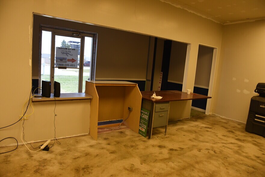 More Photos Of 1701 Central Pky SW, Decatur Warehouse For Lease