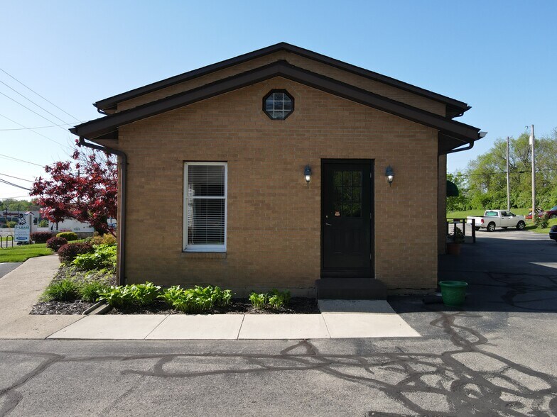 More Photos Of 74 N Orange St, Xenia Medical For Lease