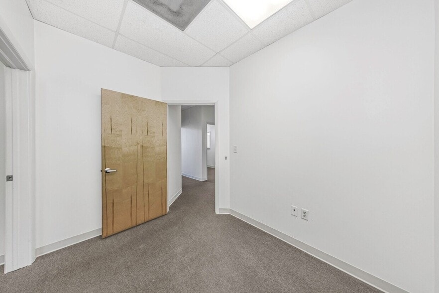 More Photos Of 14517 Bruce B Downs Blvd, Tampa Medical For Lease