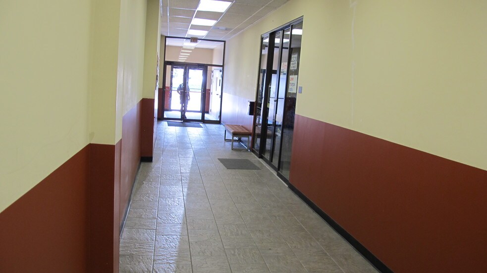 More Photos Of 17-19 N Broadway, Aurora Storefront Retail Office For Lease