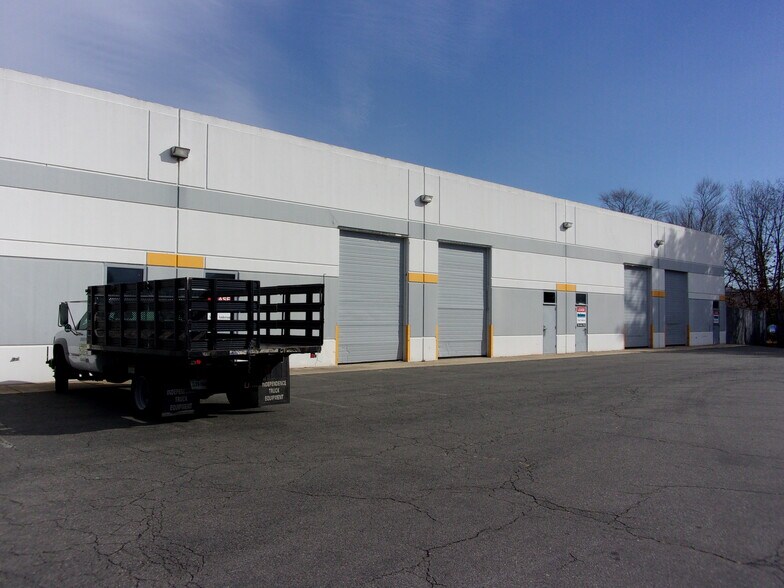 More Photos Of 8197 Euclid Ct, Manassas Park Warehouse For Lease