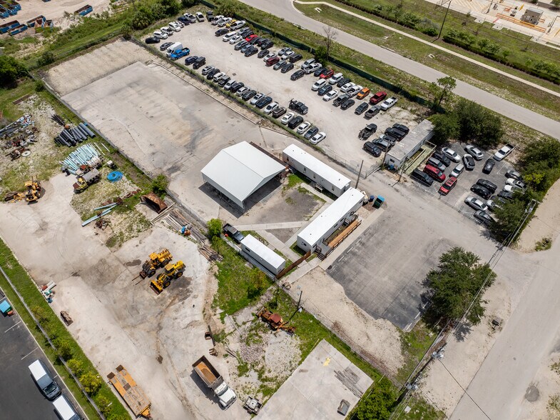 More Photos Of 8181 Mainline Pky, Fort Myers Industrial For Lease