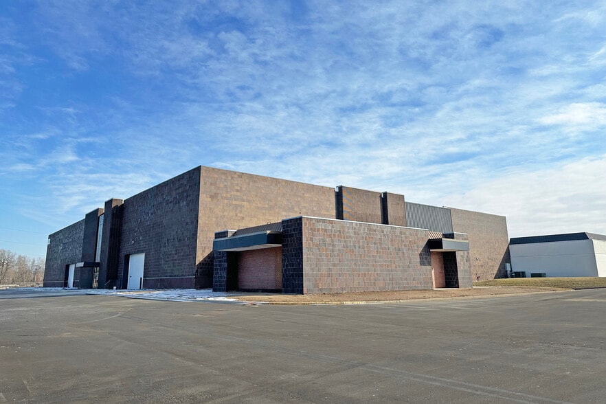 More Photos Of 3701 S Main St, Elkhart Warehouse For Lease