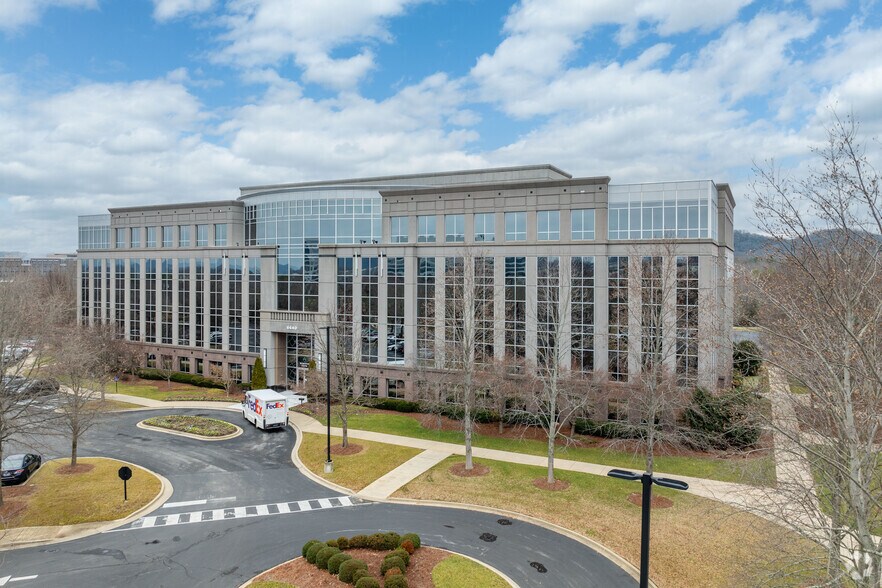 More Photos Of 6640 Carothers Pky, Franklin Office For Lease