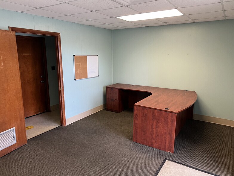 More Photos Of 1708 Marshall St, Jacksonville Manufacturing For Lease