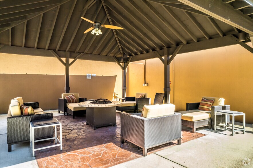 More Photos Of 3076 Kirby Pky, Memphis Hotel For Sale