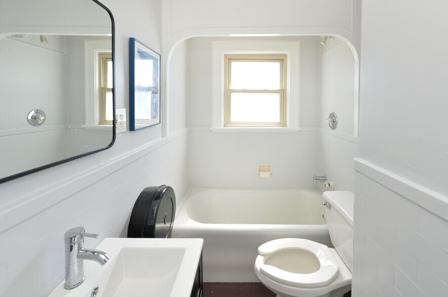 More Photos Of 169 Dayton St, Ridgewood Loft Creative Space For Sale
