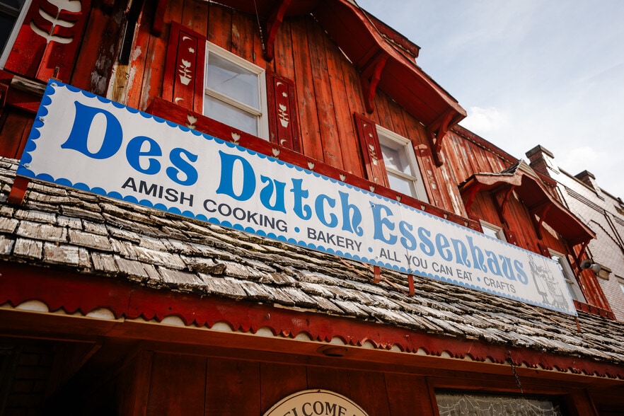 More Photos Of 176 N Market St, Shreve General Retail For Sale