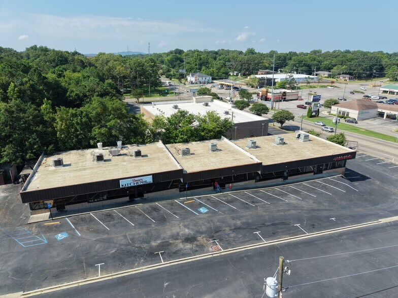 More Photos Of 2337-2375 1st St NE, Center Point Unknown For Lease