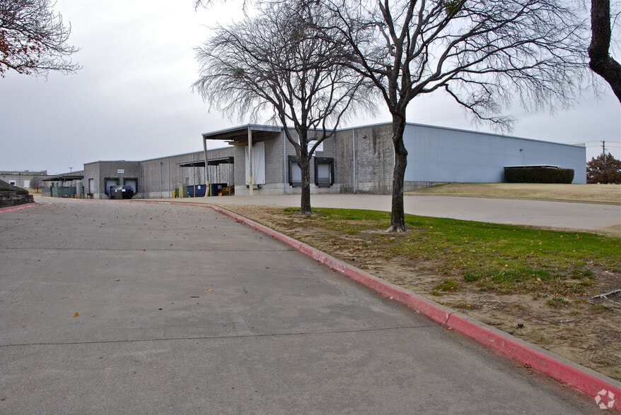 More Photos Of 1470 Avenue T, Grand Prairie Warehouse For Sale