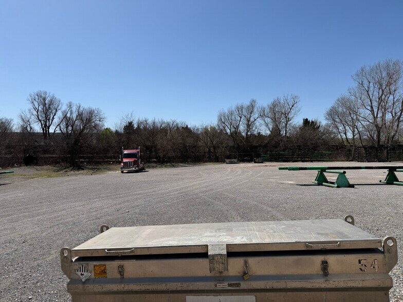 More Photos Of 4009 S Thomas Rd, Oklahoma City Warehouse For Sale