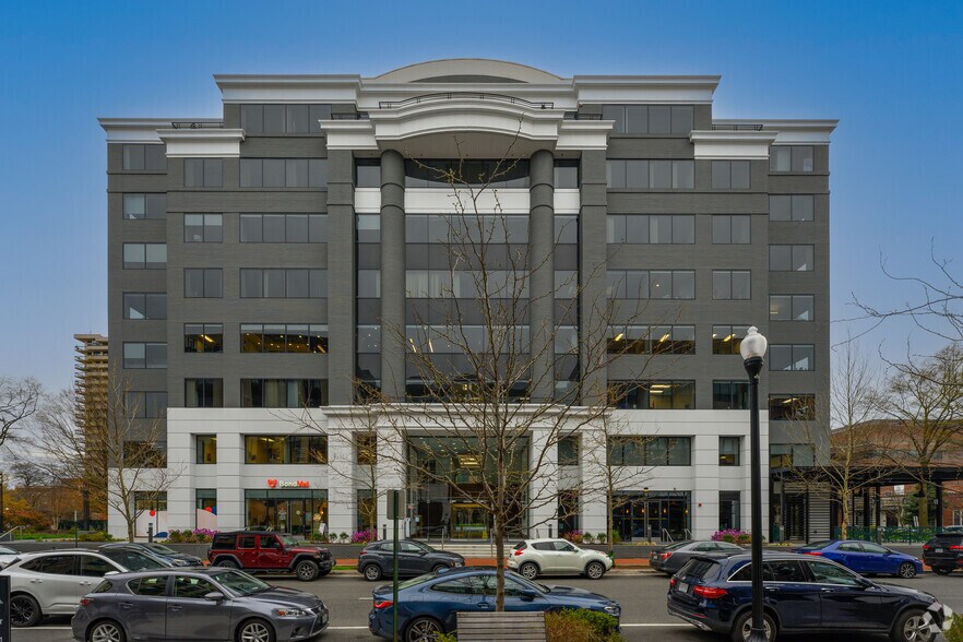 More Photos Of 500 Montgomery St, Alexandria Office For Lease