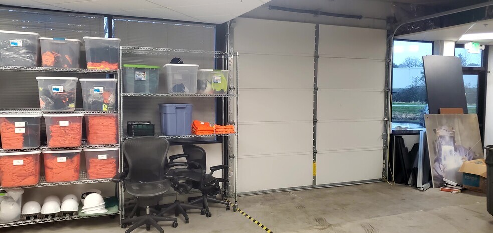 More Photos Of 18000 72nd Ave S, Kent Flex For Lease