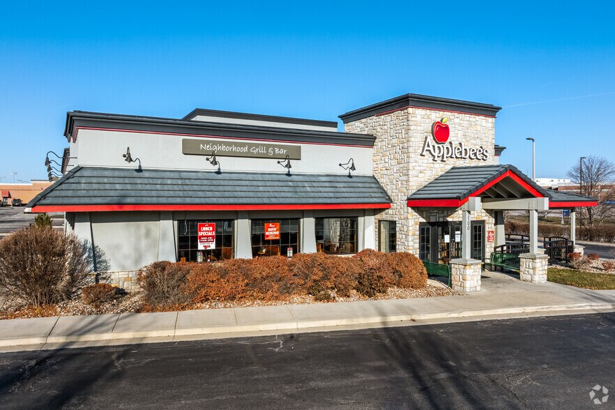 More Photos Of 1700 Village West Pky, Kansas City Restaurant For Lease