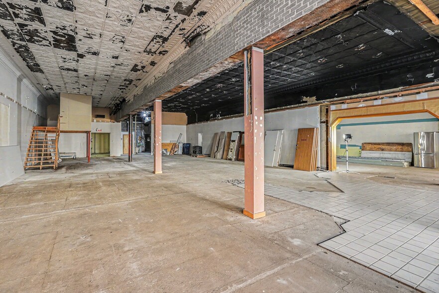 More Photos Of , Bay City General Retail For Sale