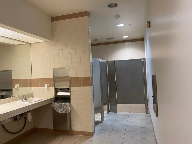 More Photos Of 8845 Irvine Center Dr, Irvine Office For Lease