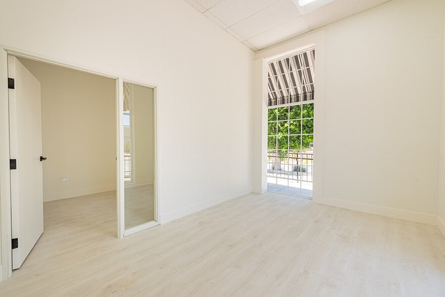More Photos Of 19350 Business Center Dr, Northridge Storefront Retail Office For Lease