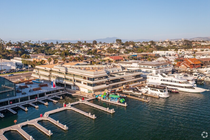 More Photos Of 2901 W Coast Hwy, Newport Beach Office For Lease