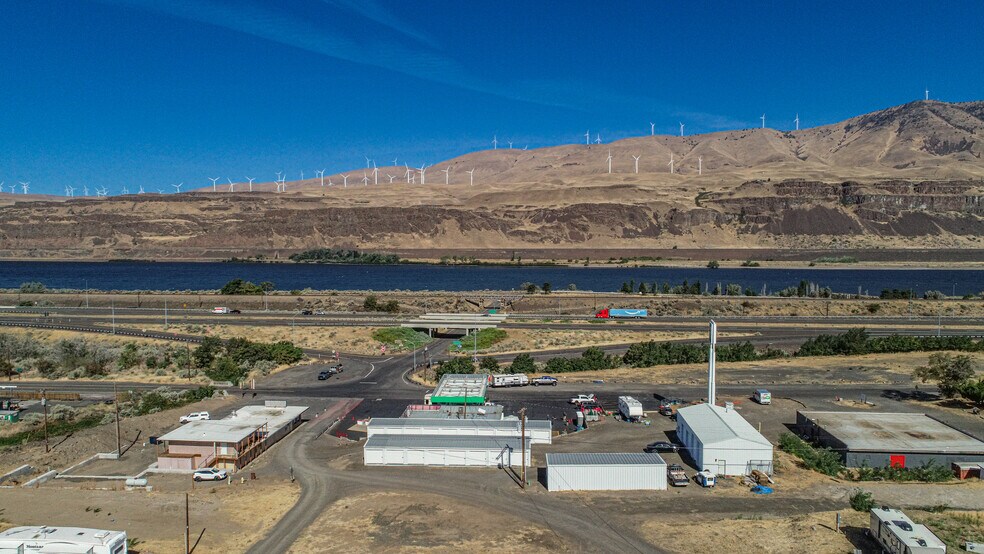 More Photos Of 606 E 1st, Rufus Convenience Store For Sale