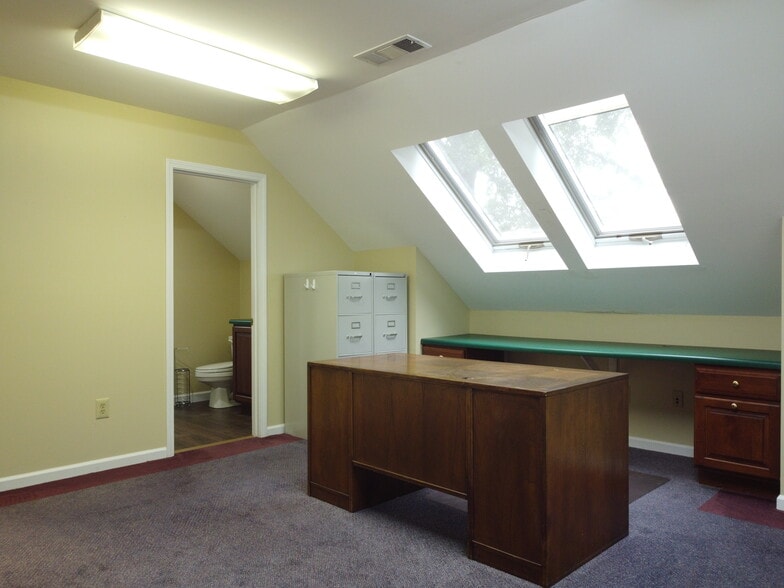 More Photos Of 3218 Mill St, Covington Medical For Sale