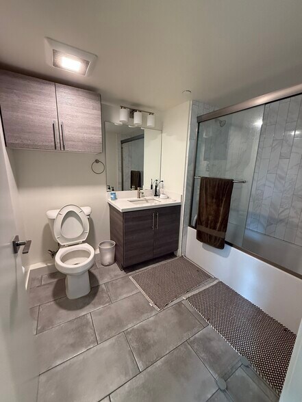 More Photos Of 3667 Mentone Ave, Los Angeles Multifamily For Sale