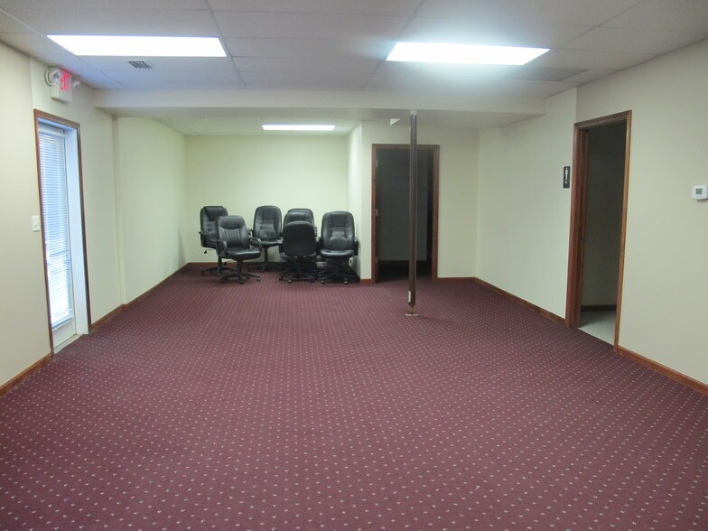 More Photos Of 19 Emerald Ter, Swansea Loft Creative Space For Lease