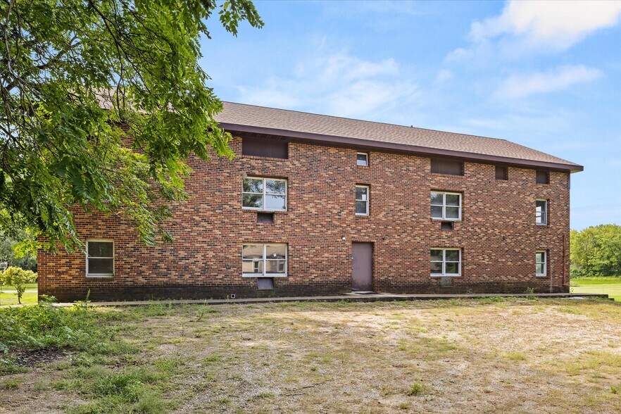 More Photos Of 170 Round House St, Braidwood Apartments For Sale