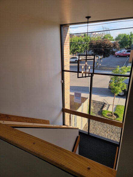 More Photos Of 1111 S Broadway Ave, Boise Office For Sale