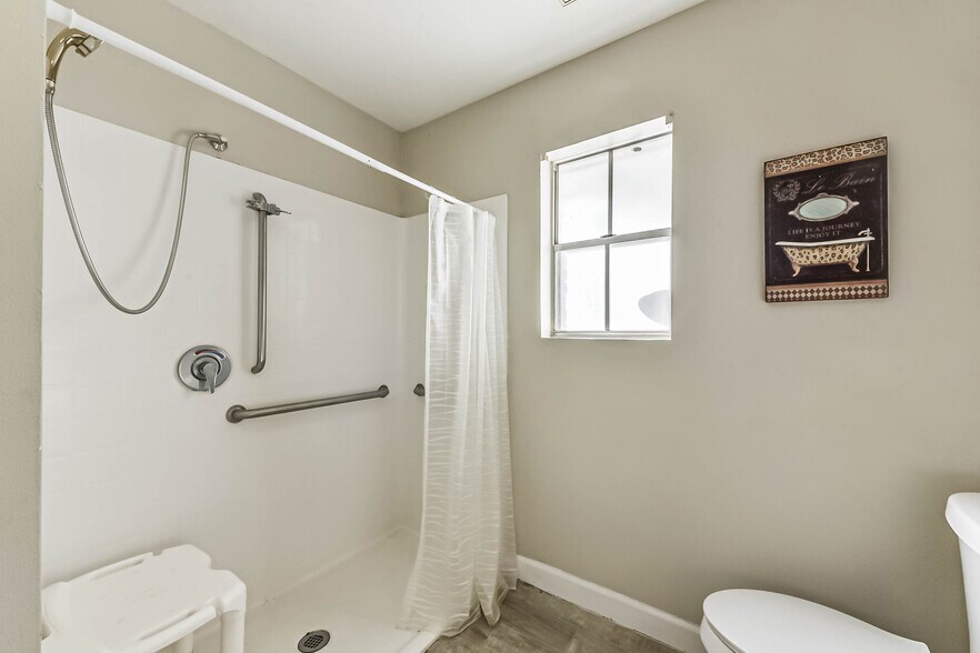 More Photos Of 1270 CR 2293, Cleveland Assisted Living For Sale