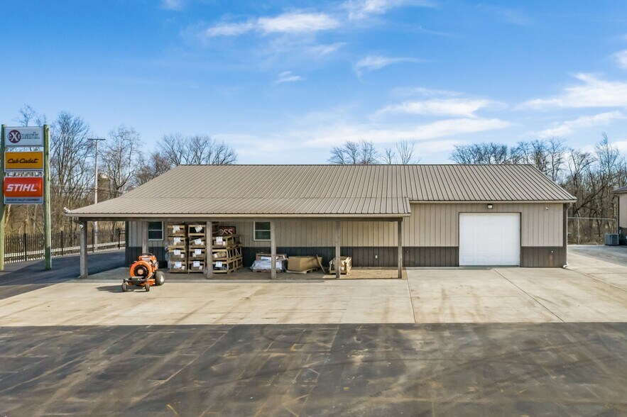More Photos Of 3570 National Rd SE, Hebron Light Distribution For Sale