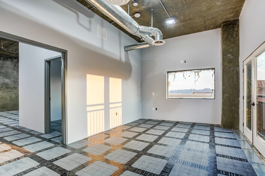 More Photos Of 2180 S El Camino Real, Oceanside Office For Sale