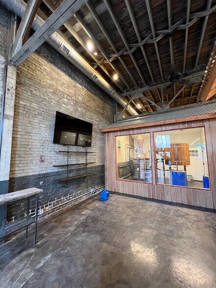 More Photos Of 215 Commerce, Kingsport Storefront Retail Office For Sale