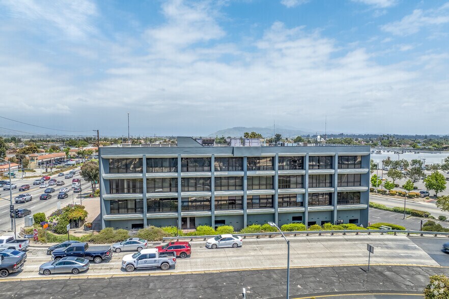 More Photos Of 2500 E Vineyard Ave, Oxnard Loft Creative Space For Sale