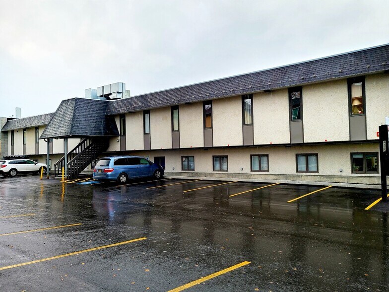 More Photos Of 4325 Laurel St, Anchorage Coworking Space