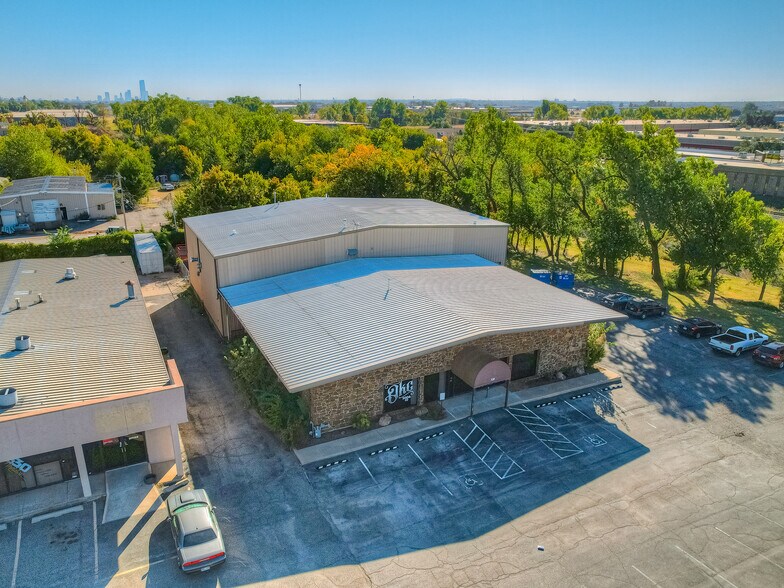 More Photos Of 520 N Meridian Ave, Oklahoma City Showroom For Lease