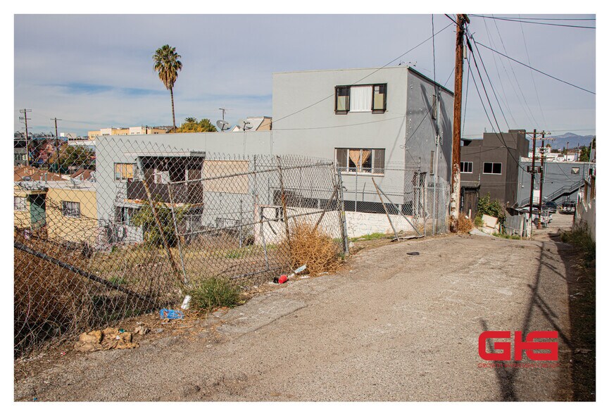 More Photos Of 132 Union Pl, Los Angeles Land For Sale