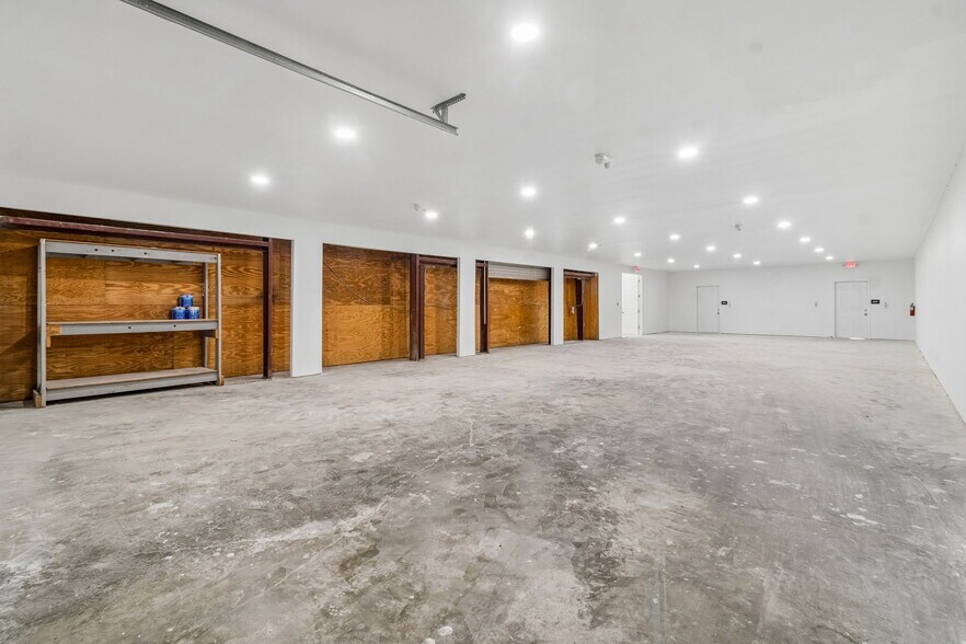 More Photos Of 1956 Kingsley Ave, Orange Park General Retail For Sale