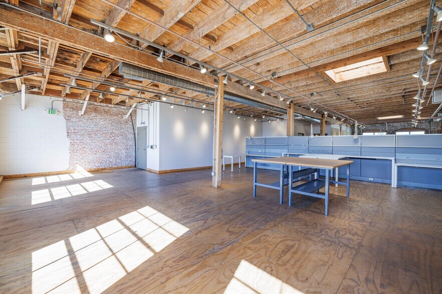 More Photos Of 421-427 Colyton St, Los Angeles Manufacturing For Sale