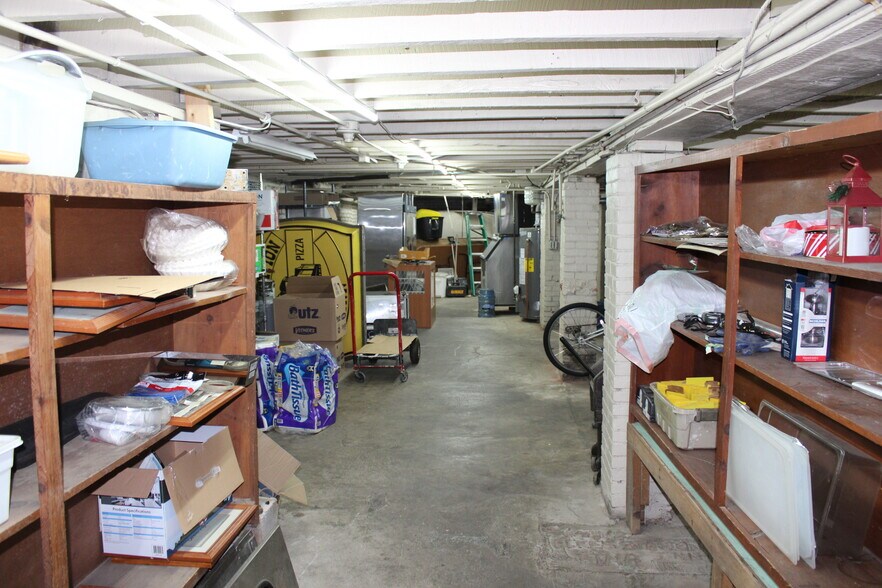 More Photos Of 127 S Main St, Creston Freestanding For Sale
