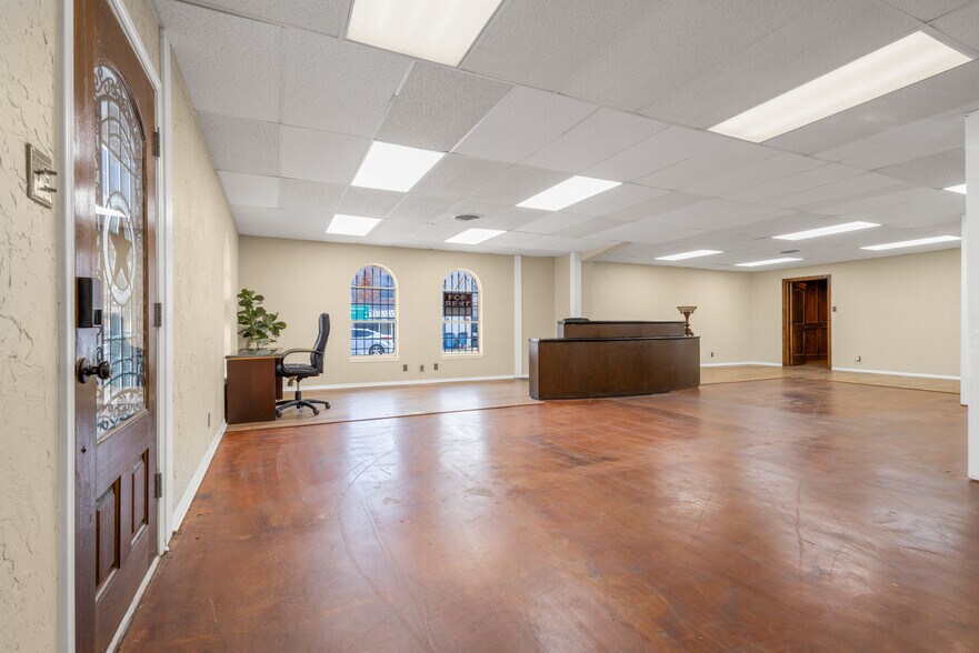 More Photos Of 101 S Main St, Quitman Office For Sale