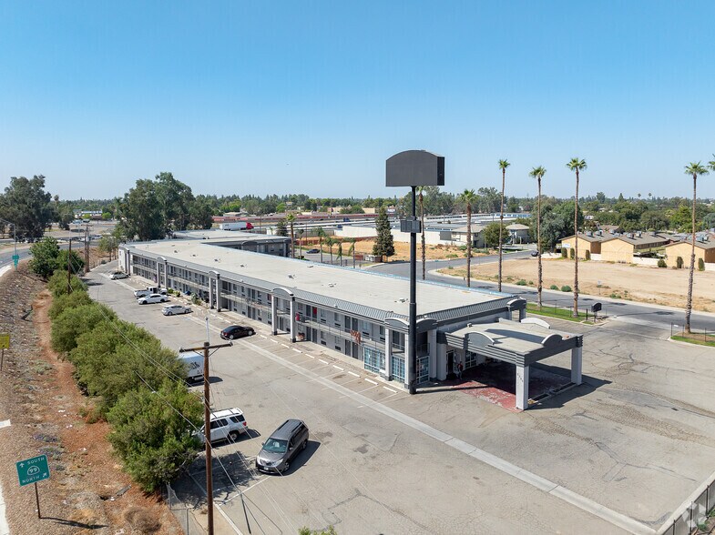 More Photos Of 2700 White Ln, Bakersfield Apartments For Sale