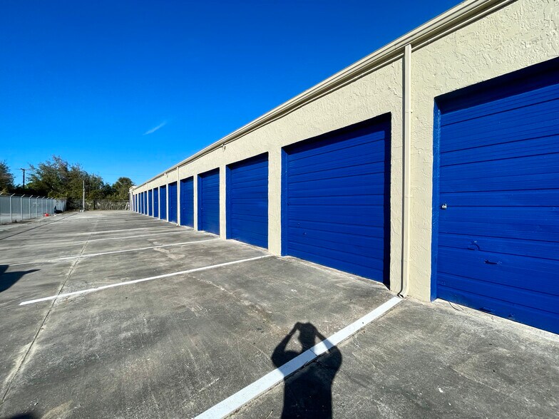 More Photos Of 2894 Dusa Dr, Melbourne Warehouse For Lease