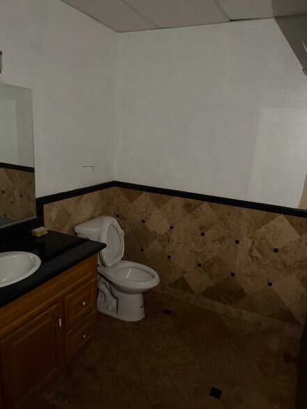 More Photos Of 2955 E Sunset Rd, Las Vegas Unknown For Lease