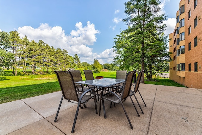 More Photos Of 985 Ivy Ave E, Saint Paul Apartments For Sale