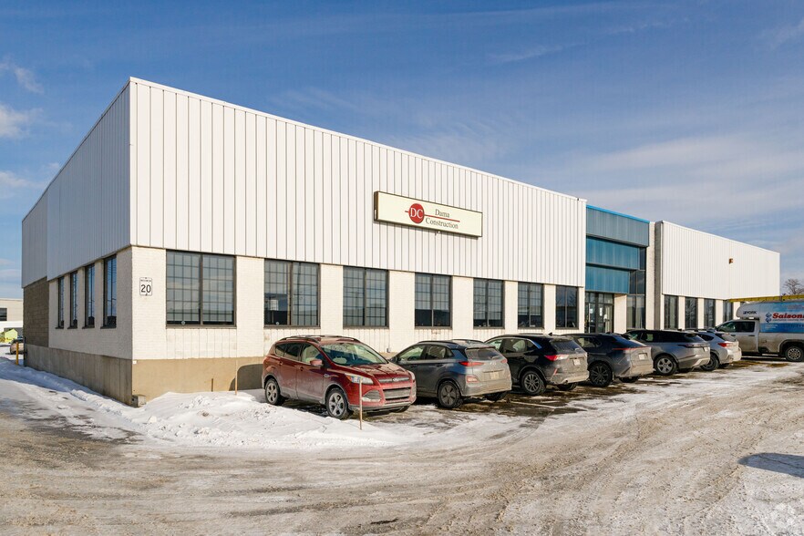 More Photos Of 55-117 Av Lindsay, Dorval Warehouse For Lease